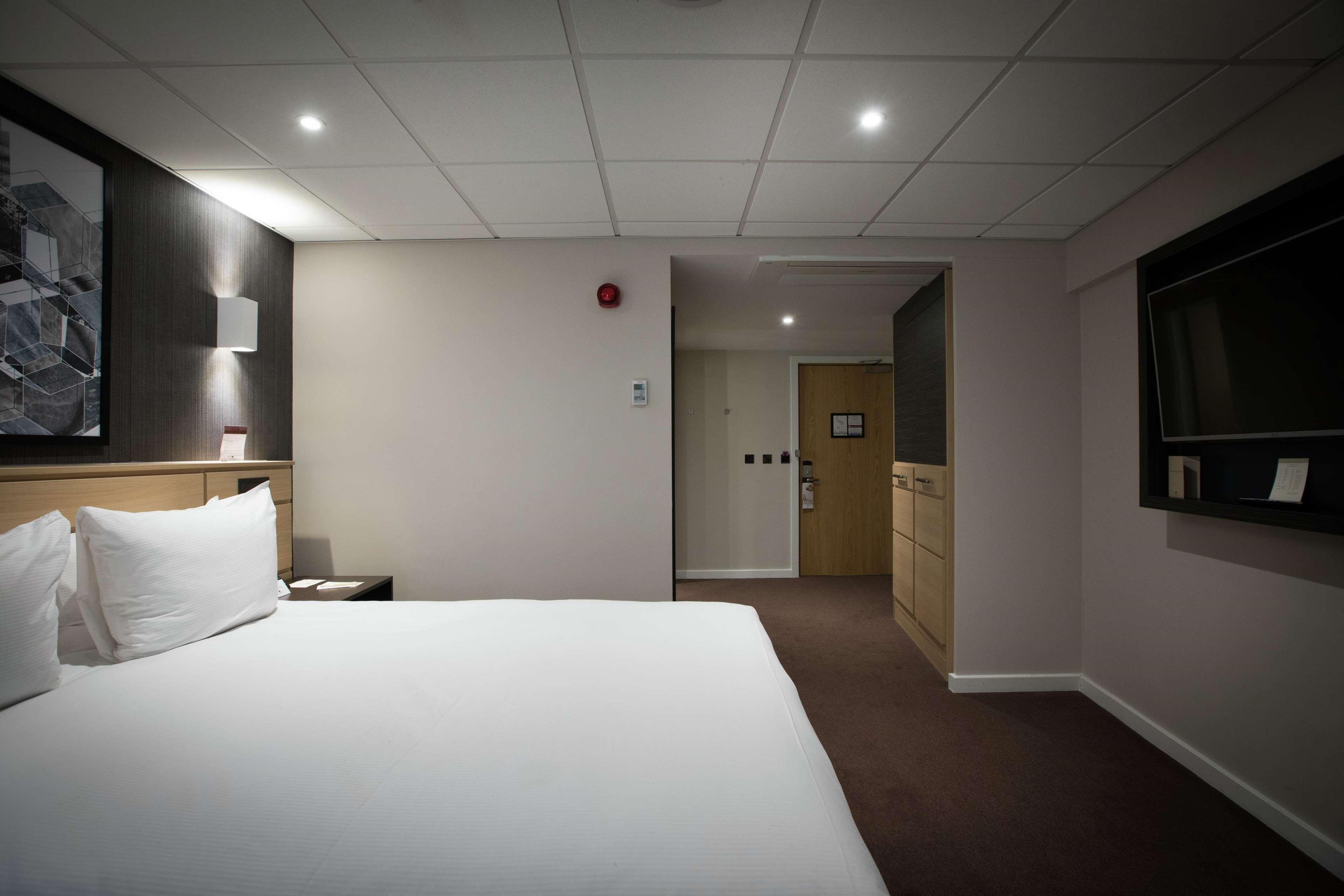 Hotel Doubletree By Hilton Coventry Building Society Arena Esterno foto