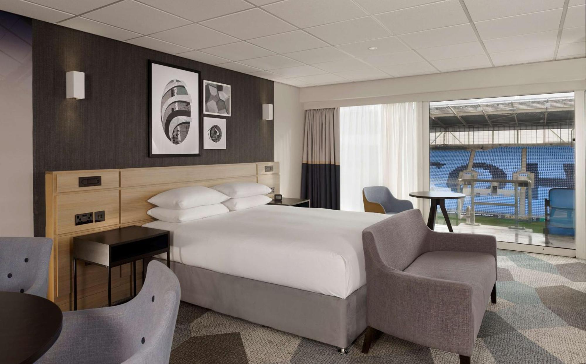 Hotel Doubletree By Hilton Coventry Building Society Arena Esterno foto