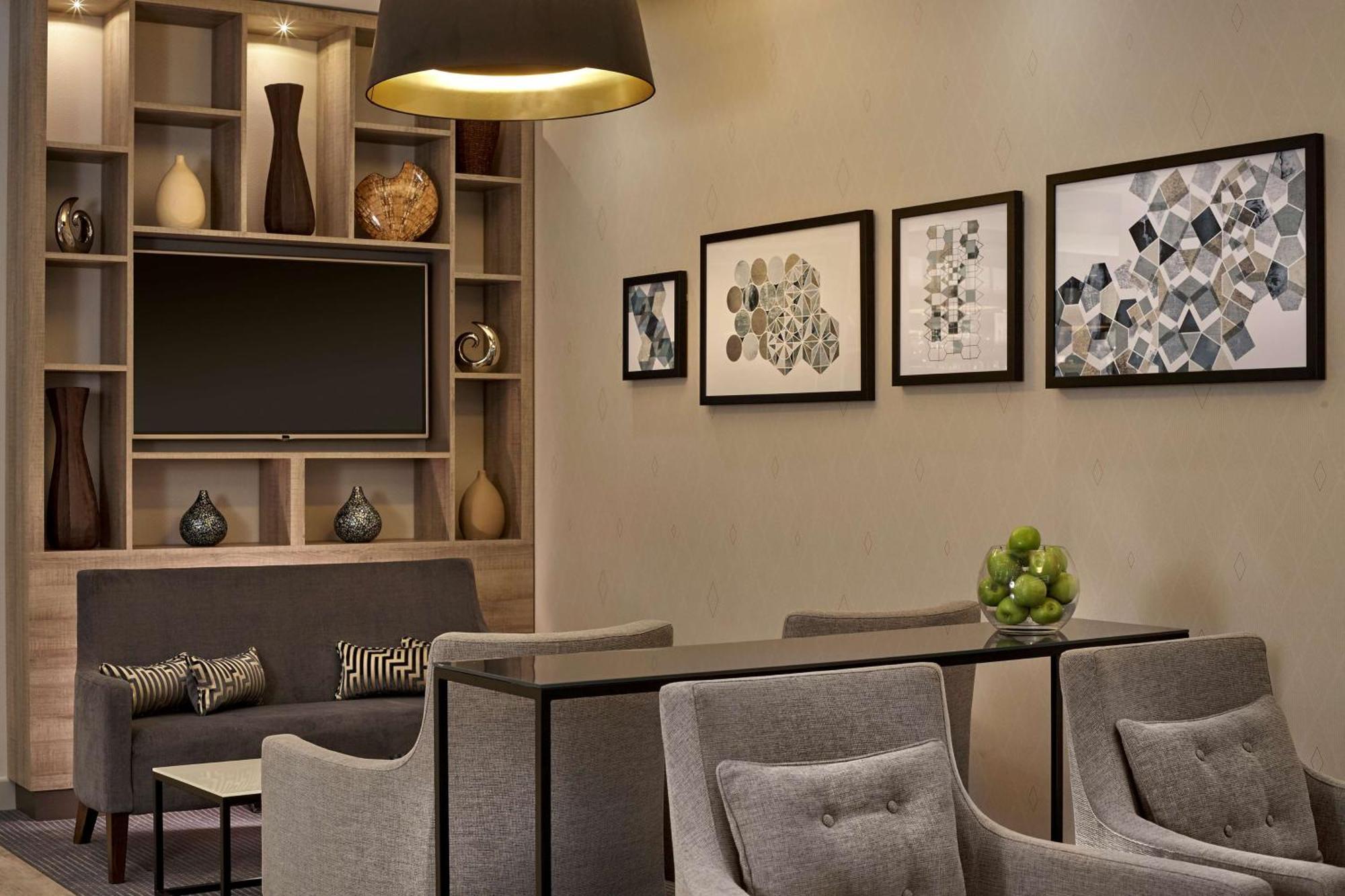 Hotel Doubletree By Hilton Coventry Building Society Arena Esterno foto