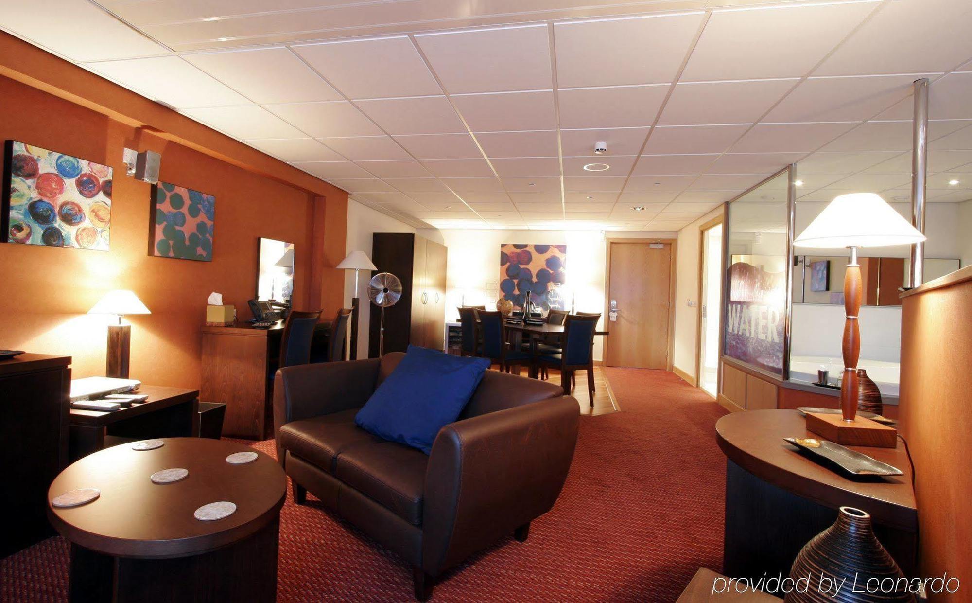 Hotel Doubletree By Hilton Coventry Building Society Arena Esterno foto