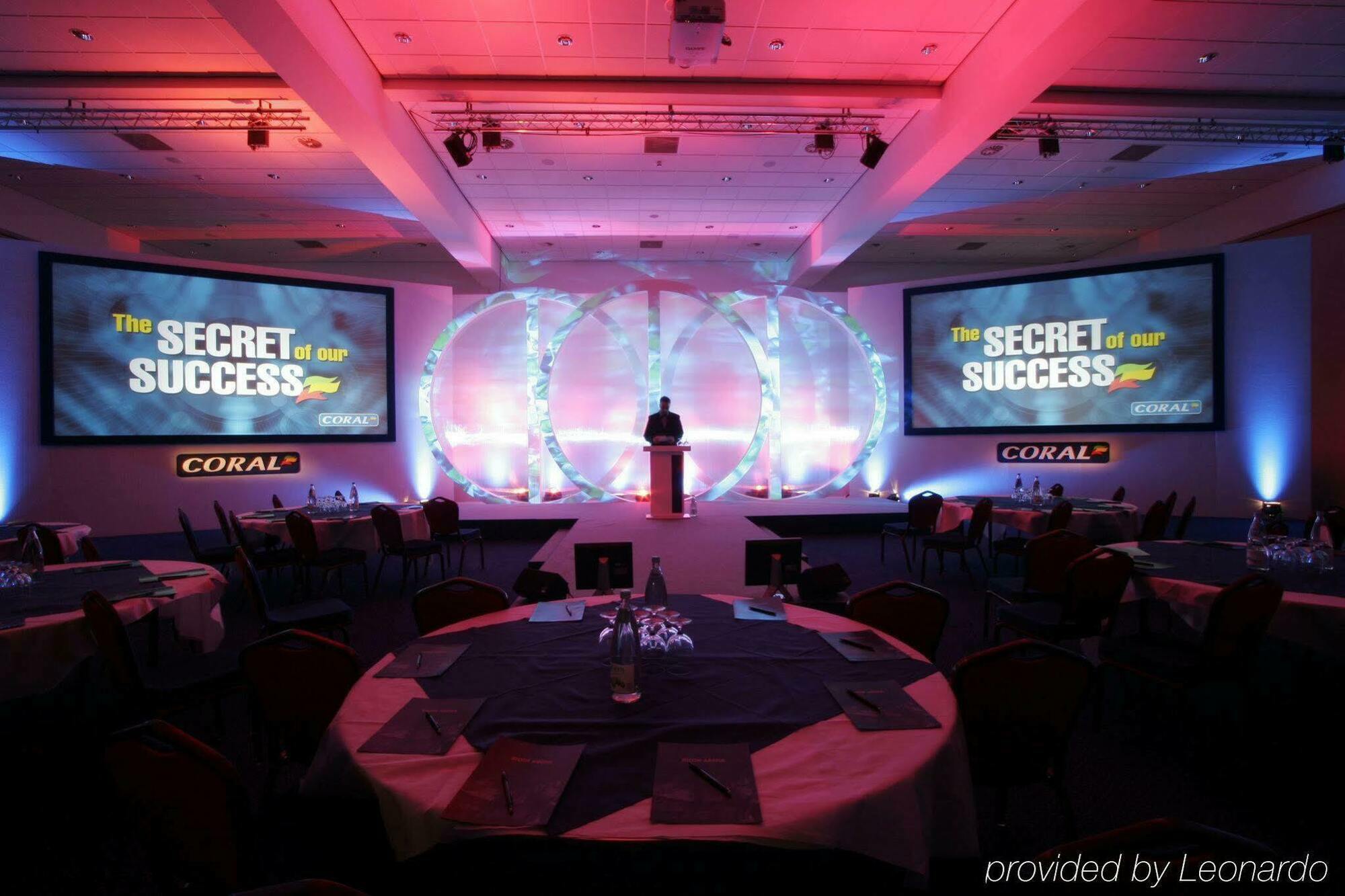 Hotel Doubletree By Hilton Coventry Building Society Arena Esterno foto