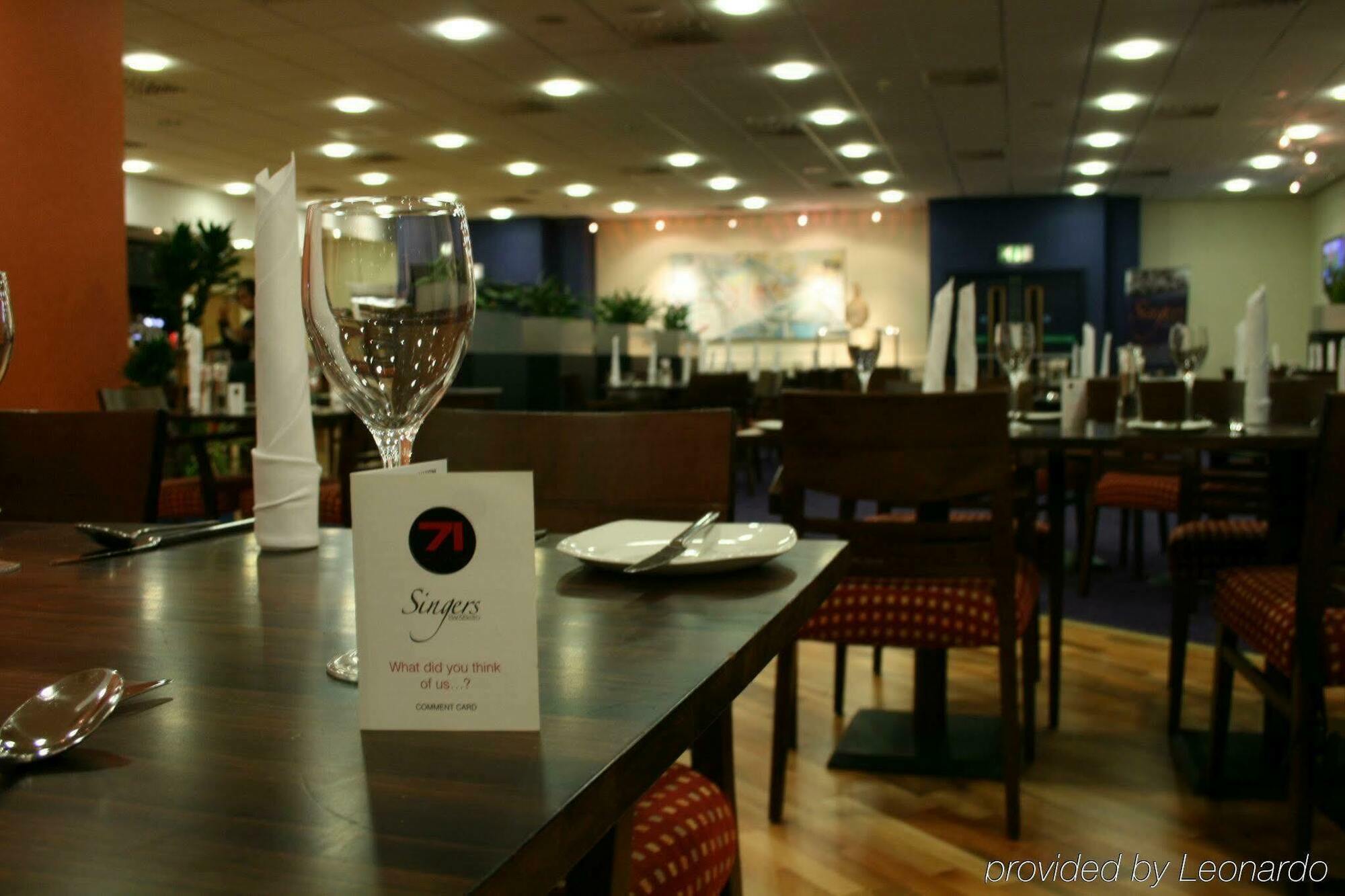 Hotel Doubletree By Hilton Coventry Building Society Arena Esterno foto